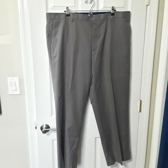 Banana Republic Non Iron Slim Fit Pant 42W x 32L